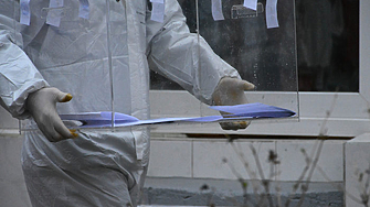 Въпрос: кой контролира подвижните секции? Отговор: Те самите