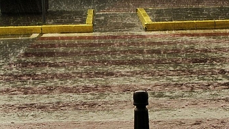 Интензивни валежи от дъжд и максимални температури между 13° и 19° днес