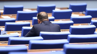 Кой колко депутатски места получава