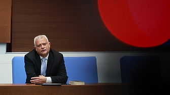 "Край хубавия син Дунав"... кмет купува гласовете на Чистотата