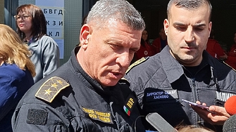 В Благоевградско: бабаити с два джипа притискат кола на кандидат-депутат - задържаха ги