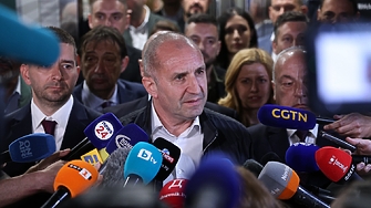 Радев и изкушенията на властта. Друго от същото?