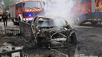 Двама загинали и осем ранени при руска атака срещу Днепър; дрон удари предприятие в Самарска област, един загинал