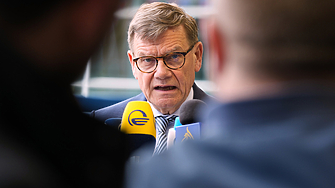 "В една демокрация принципът на мнозинството е нормата, а единодушието – изключението"