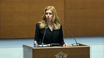 Михаела Доцова стана председател на парламента. С подкрепа от ПБ, ГЕРБ и ДПС