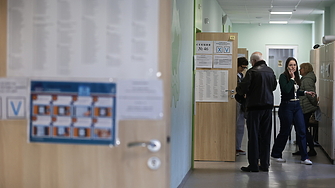 Пак проблем с принтерите, пак смени в СИК в последния момент, джип преследва кандидат-депутат