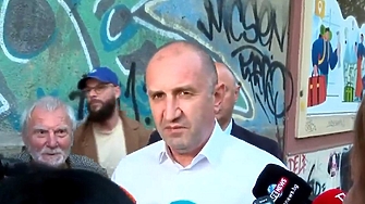 Радев няма да стане новият Орбан. Не защото не иска, а защото не може