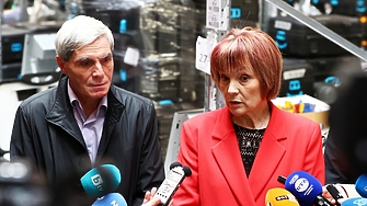 ГЕРБ и ПП-ДБ влязоха в спор в склада с машините за гласуване