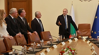 Радев смени от раз всички областни управители, много от новите - от системата на МВР
