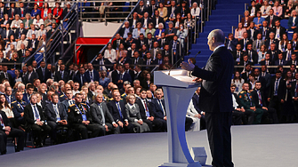 Русия минава през труден период, заяви Путин