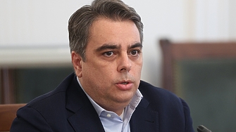 Асен Василев: Ако не увеличаваме парите на администрацията и капиталовите разходи, дефицитът ще е 1,7%