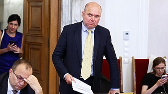 Надзорът на хазарта ще се ръководи от човек, свързан с Папазки, алармират от ДБ
