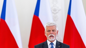 Чешкият президент ще участва в срещата на върха на НАТО пряко волята на правителството