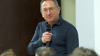 "Несериозно е да говорим, че българите ще изчезнат"