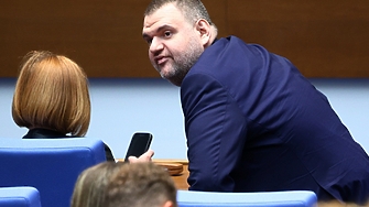 Още една община се отдръпва от Пеевски: десет съветници станаха независими