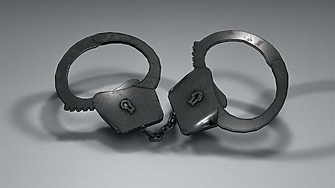 17-годишен е привлечен към наказателна отговорност за телесни повреди на полицаи в Ихтиман