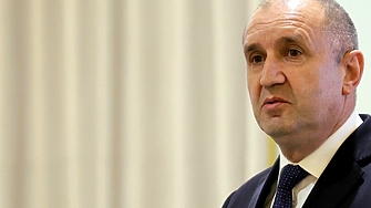 ДЕНЯТ В НЯКОЛКО РЕДА: Радев си приписа 900 млн. по ПВУ, службите ни са най-слаби в ЕС, нова версия за Банско