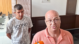 Пожарникар и животновъд с малки деца... Пуснаха под гаранция обвинения за отровените лешояди