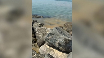 Фекални води на централния плаж в Свети Влас