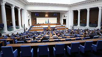 Парламентът одобри нови кораби за ВМС и промени по сделката за „Страйкър“