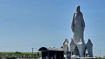 Най-високата статуя на Дева Мария в Европа беше открита в Полша
