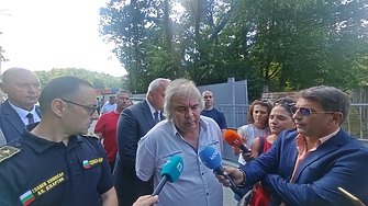 Барутен заряд, на който е "помогнато" да пламне е причината за взривовете в "ЕМКО", според директора на завода
