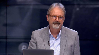 "Опит за рекомунизация". Десетки интелектуалци призовават Милотинова да върне Георги Ангелов в ефир