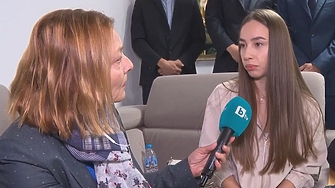 Ива Михайлова вече е в България