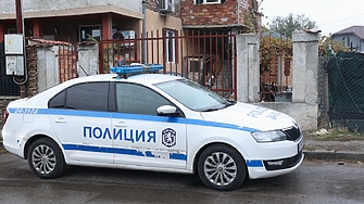 Полиция влезе в кв. "Христо Ботев" - двама задържани